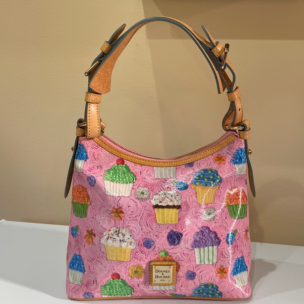 Excellent condition Dooney and Burke shoulder bag